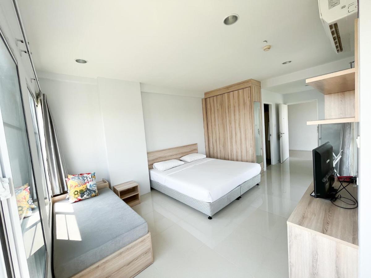 Des Res Hotel And Residence Bangkok Exterior photo